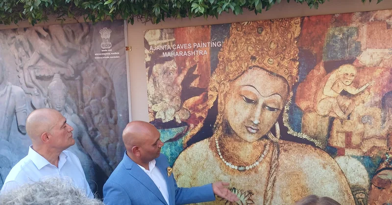 “Hindistanın UNESCO Dünya İrs Siyahısına daxil edilmiş abidələri” mövzusuna həsr olunmuş daimi sərginin açılışını edib