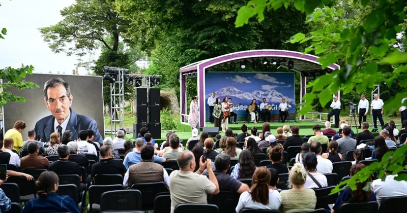 Şuşada Natəvanın evinin qarşısında musiqili kompozisiya FOTO