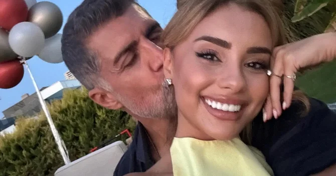 53 yaşlı Özcan Denizin həyat yoldaşının 31 yaşı tamam oldu