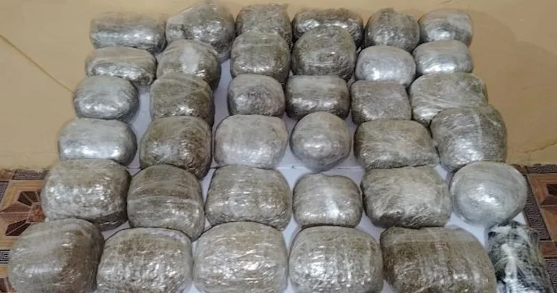 41 kq narkotiki ölkəyə keçirmək istədilər