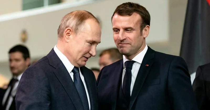 Makrondan maraqlı təklif: Putinlə Zelenski bu şəhərdə görüşsün