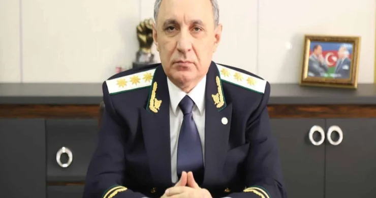 Kamran Əliyevdən Bakının hərbi prokuroru ilə bağlı ƏMR