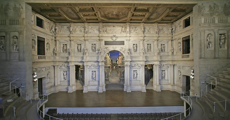 İtaliyada ilk monumental teatrın memarı