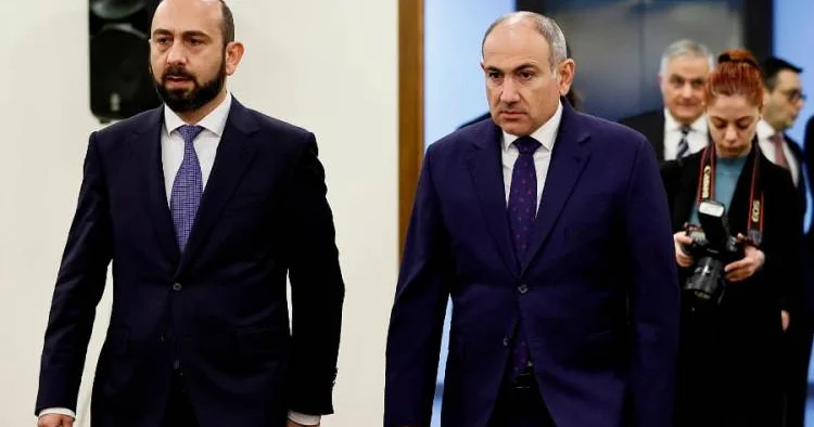 Paşinyan diplomatları Zəngəzura yığır