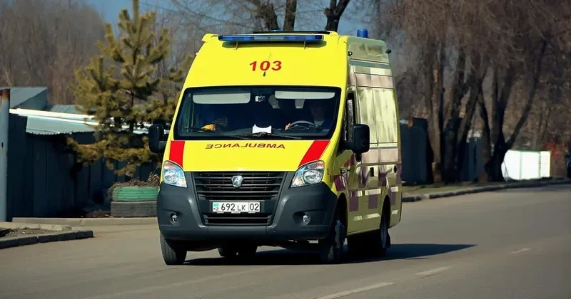 Qazaxıstanda kişi avtomobili uşaqların üzərinə sürüb, ölənlər var