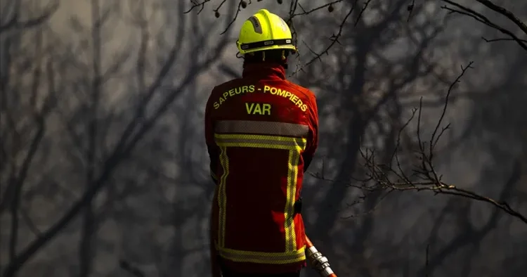 Fransanın Var əyalətində 130 hektardan çox meşə sahəsi yanıb
