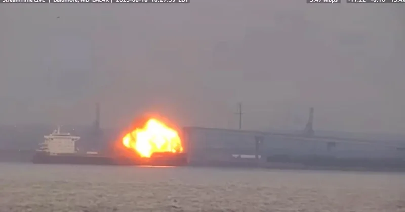 В американском порту взорвалось судно ВИДЕО