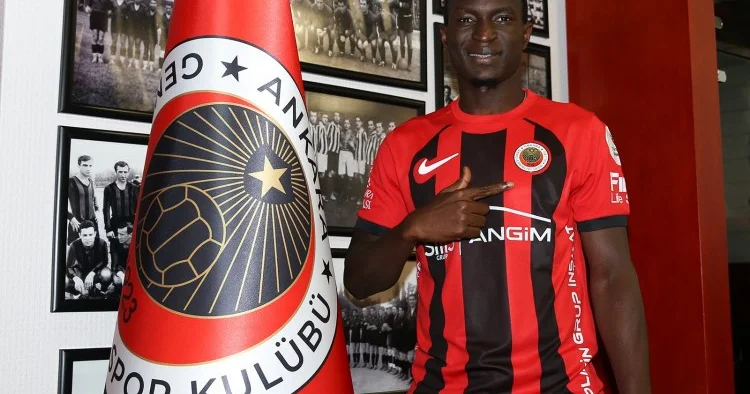 Qarabağ ın rəqibinin futbolçusu Türkiyə klubuna keçdi RƏSMİ