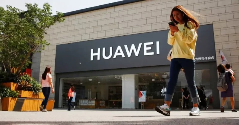 Huawei решила бросить вызов Android и iOS