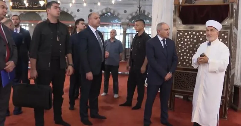 Paşinyan Azərbaycan məscidində niyə “namaz qıldı”?