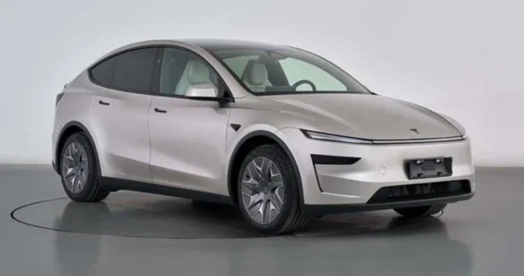 Tesla Model YL ni təqdim edib