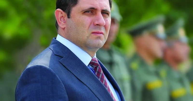 Suren Papikyan özündən əvvəlki rəhbər səxslərin uğursuz addımlarını təkrarlayır
