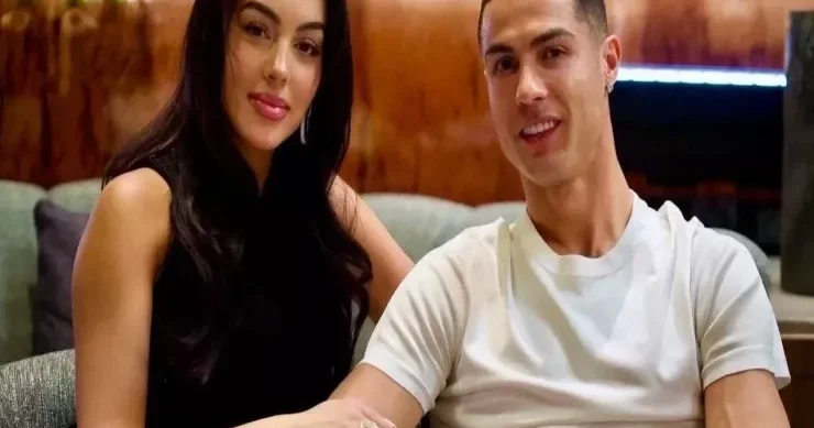 Həmin gün satıcı kimi rəfiqəsini əvəzləmişdi Ronaldo Rodriqeslə tanışlığından danışdı