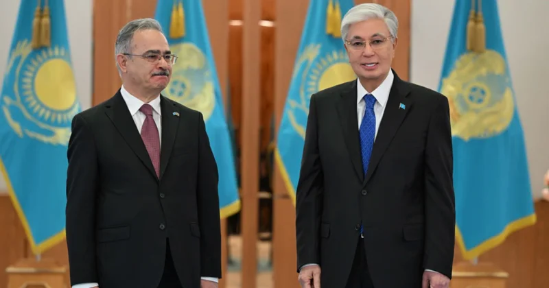 Azərbaycan səfiri etimadnaməsini Qazaxıstan Prezidentinə təqdim edib