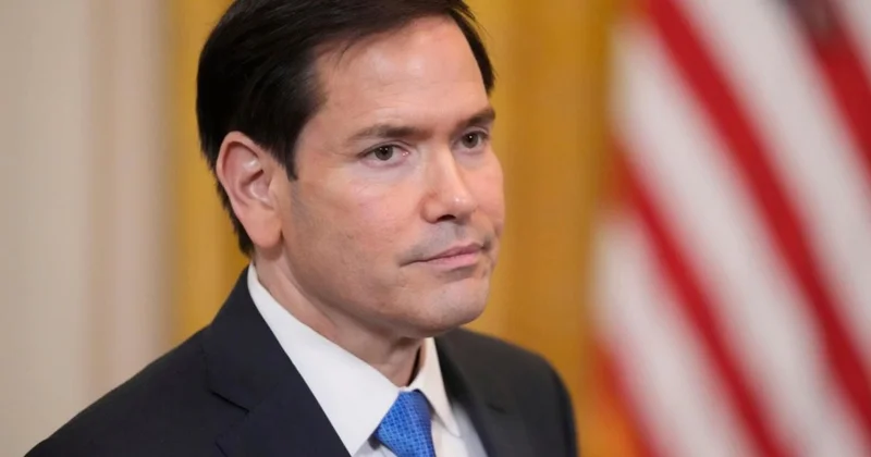 Rubio BƏƏ rəsmisi ilə İran və Hörmüz boğazında gəmiçiliyi müzakirə edib