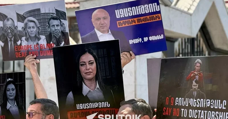“Gözlərinizi açın”: İrəvanda Aİ nümayəndəliyinin binası qarşısında etiraz aksiyası keçirilib