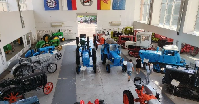 Bu markaların traktorları da var imiş Porsche , Lamborghini FOTOLAR