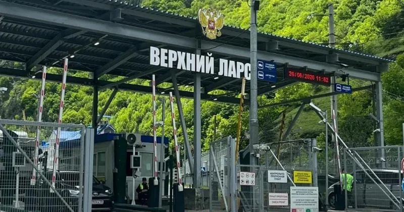 Десятки тысяч россиян за сутки пересекли границу с Грузией