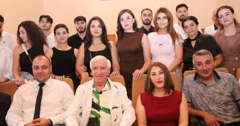 За кулисами сцены Ильхам Намиг Кямал поделился секретами профессии с нахчыванскими актерами (ФОТО)
