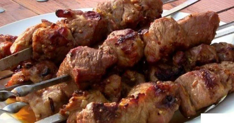 Bakıda məşhur məkanda kabab at ətindən bişirilirmiş FOTO