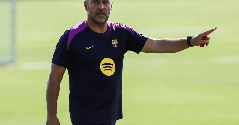 Flik “Barselona”da üç futbolçunu fərqli mövqelərdə sınadı