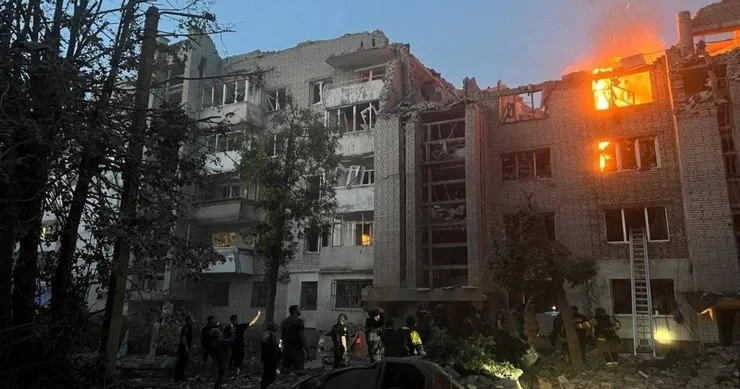 Rusiya bölgələrində ard arda partlayışlar Ukrayna PUA ları gecə saatlarında hücuma keçdi