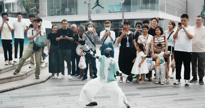 Humanoid robot istehsalçısının səhmləri Şanxay birjasındakı debütündə 542% bahalaşıb