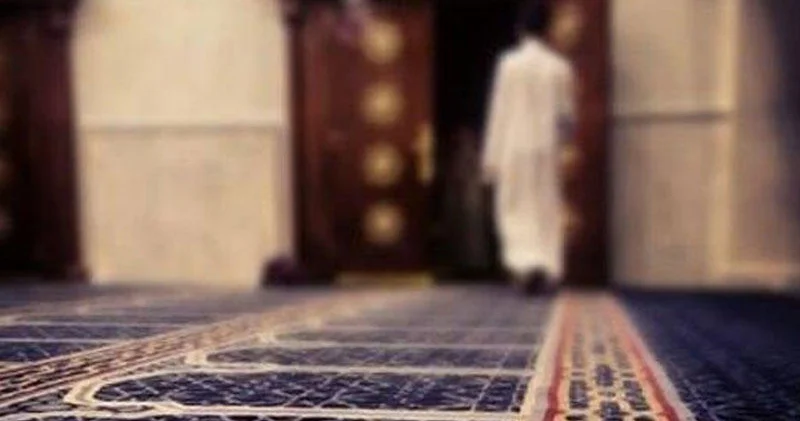 Bakıda məsciddə namaz qılıb yatdı Telefonu oğurlandı