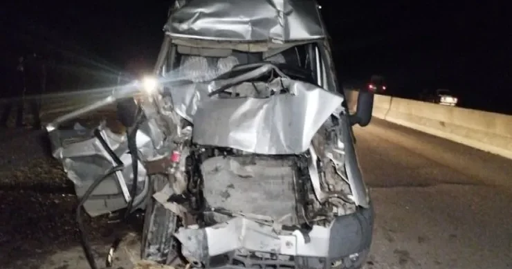 Bakıda Ford yük maşınına çırpıldı, sürücü öldü