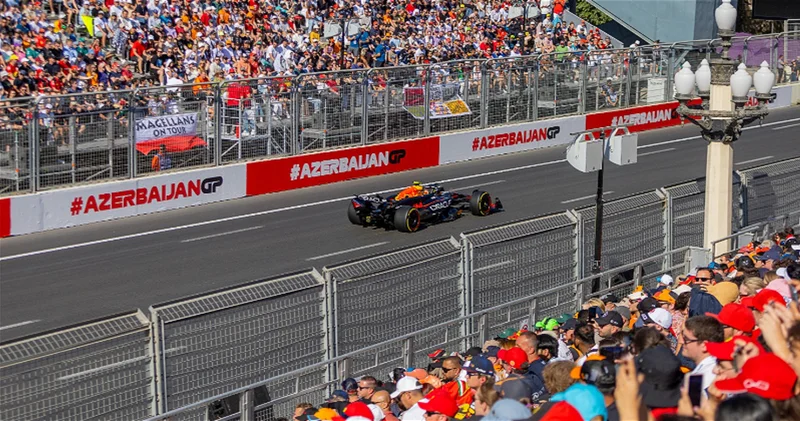На Formula 1 Qatar Airways Гран при Азербайджана стартовала первая сессия свободных заездов