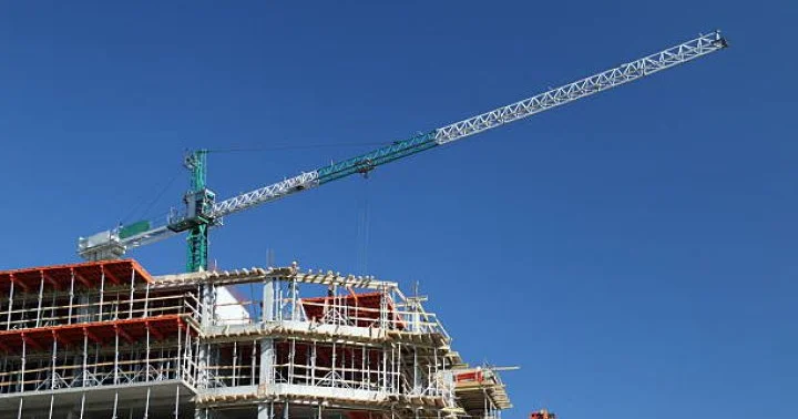 Şirkət 8,2 milyon manatlıq müqavilə bağladı Ağdam şəhərində binalar tikəcək