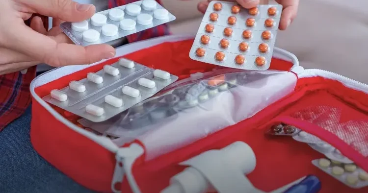 Payız qış mövsümünə hazırlıq üçün evdəki dərman qutusu yoxlanılmalıdır