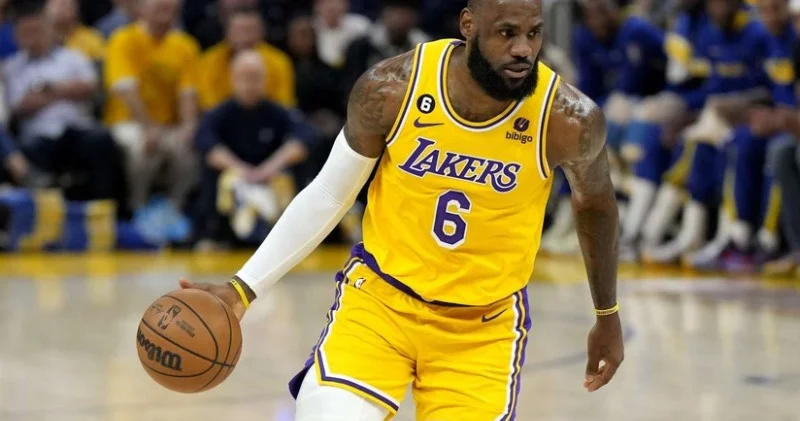 Amerikalı məşhur basketbolçu karyerasını başa vurmağa hazırlaşır