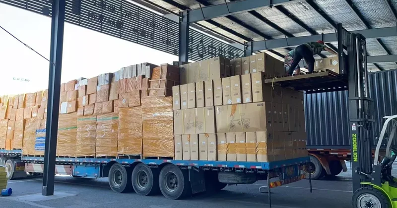 Тысячи фур по пути в Москву застряли на границе с Казахстаном: ПРИЧИНА