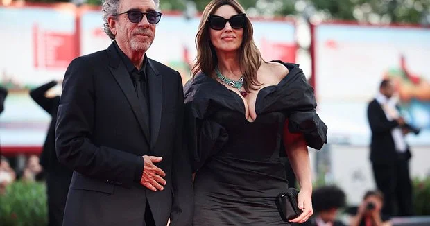 Monika Belluççi və Tim Burton ayrılıb