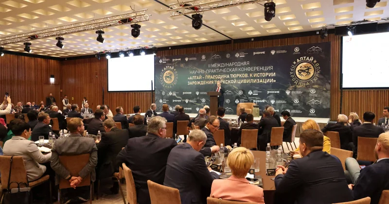 Qorno Altaysk şəhərində “Altay türklərin ulu vətənidir” beynəlxalq konfransı keçirilib