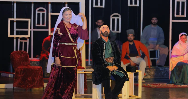 Naxçıvanda “O olmasın, bu olsun” musiqili komediyası təqdim olunub
