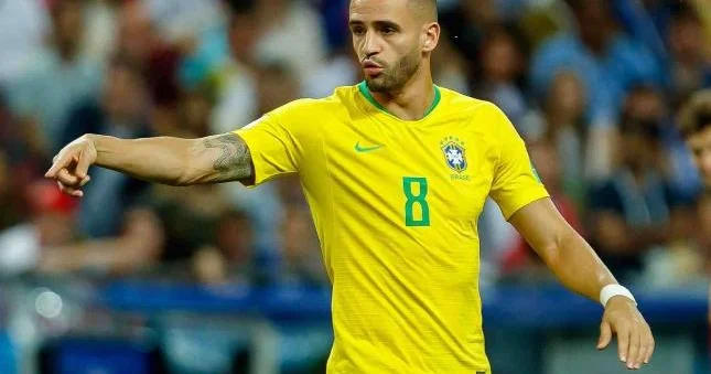 Braziliya millisinin sabiq üzvü karyerasını bitirdi