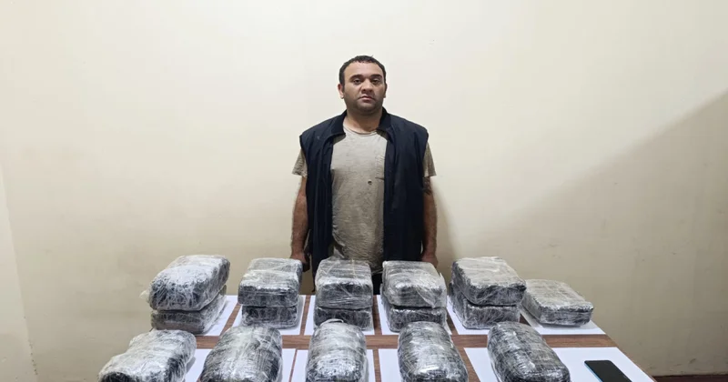 İranla sərhəddə saxlanılan şəxsdən 16 kq narkotik götürülüb
