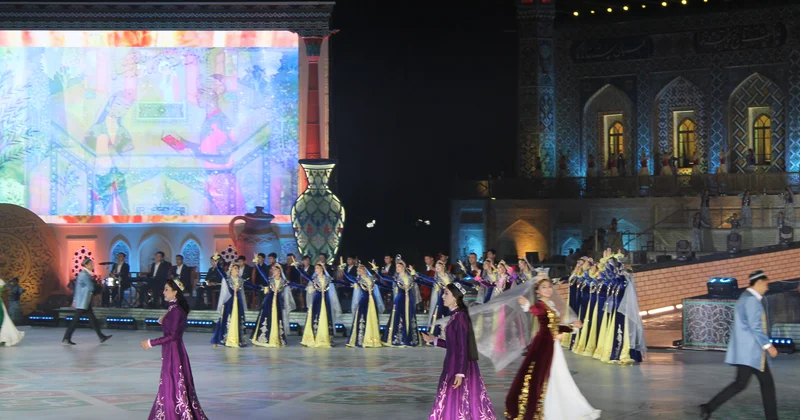 Kokand şəhərində Üçüncü Beynəlxalq Xalq Tətbiqi Sənət Festivalının və Beynəlxalq Dulusçuluq Forumunun açılışı olub