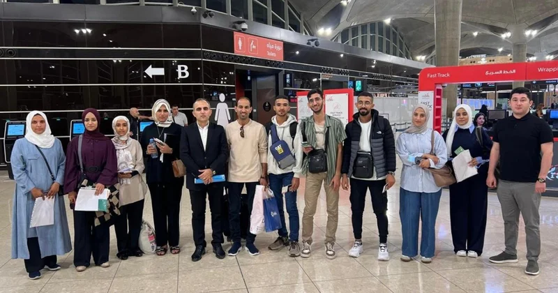 Qəzzadan olan 14 fələstinli tələbə oxumaq üçün Azərbaycana gətirilib