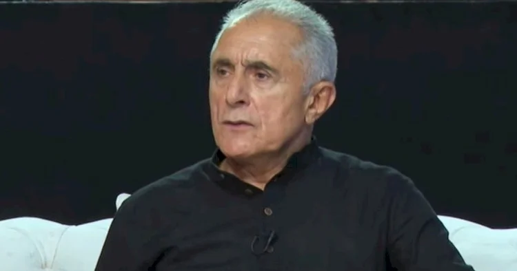 “Anamla xanımıma rüşvət verirdim”