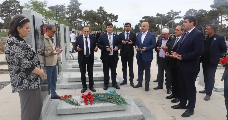 Şəhid Vəliyulla Əliyev və Hüseyn Novruzzadənin məzarları ziyarət olunub