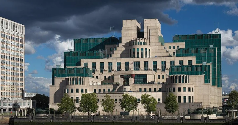 MI6 Rusiyadan casus cəlb etmək üçün qaranlıq şəbəkə də yeni portal işə salır