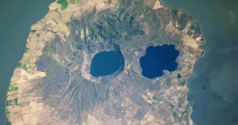Təbiətin zarafatı: NASA peyki ABŞ da qorxunc gözlər aşkar etdi (FOTO)