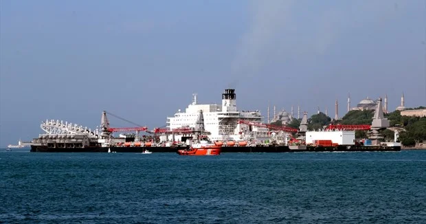 İstanbulda gəmilər toqquşdu: yaralılar var...