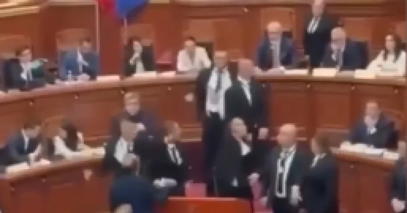 Искусственный интеллект разгневал албанских депутатов видео