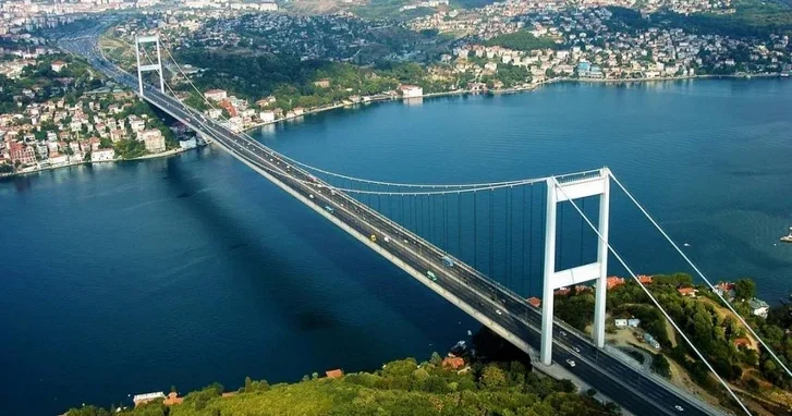 Пролив Босфор временно закрыт для судоходства