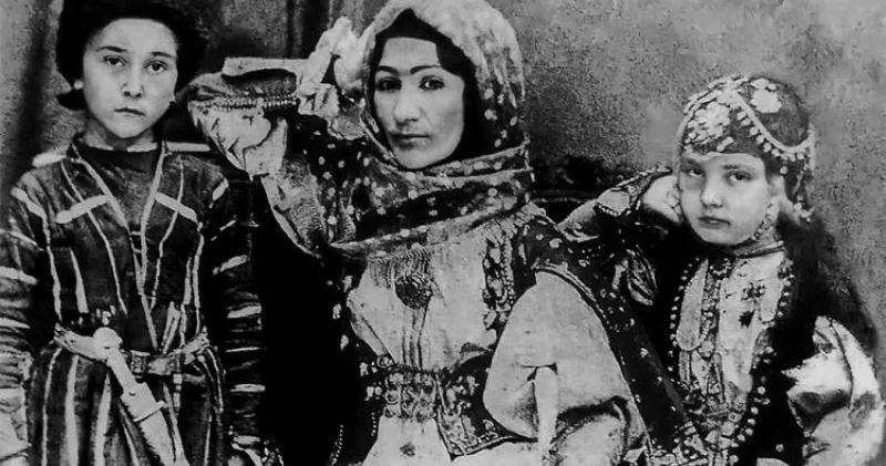 Simalar: Xan qızının ailə həyatı Natəvanın iki evliliyi, övladları FOTOLAR