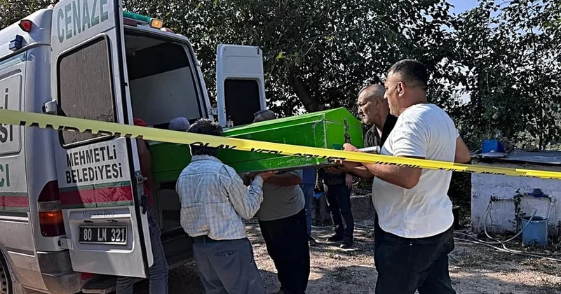 DƏHŞƏT: Ata oğlunu baltaladı, gəlini və nəvəsini yaraladı